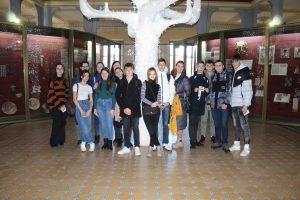 In lumea cunoștințelor